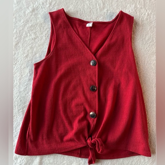 2 Old Navy sleeveless shirts. Both size Medium. Buttons with tie. EUC. - Picture 13 of 16